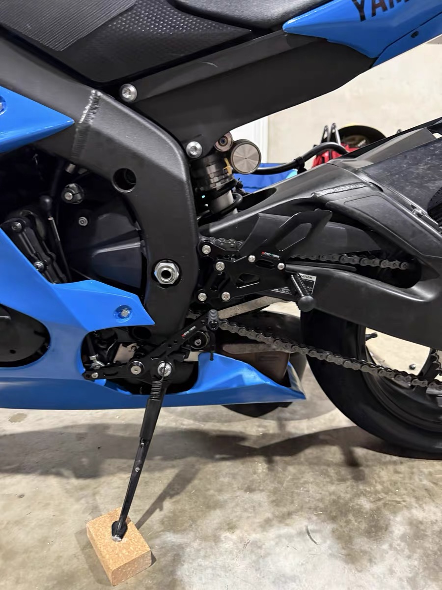 Repose-pieds arrière réglables - Motorcycle Gear Lever Extender avis et prix
